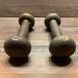 Vintage Pair of Cast Iron 2 Pound Round Dumbbells Weights Workout